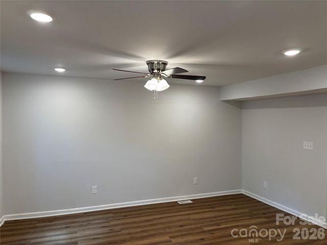 6211 Spanish Oak Road, Charlotte, NC 28227