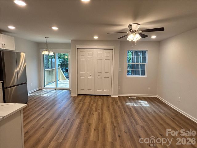 6211 Spanish Oak Road, Charlotte, NC 28227