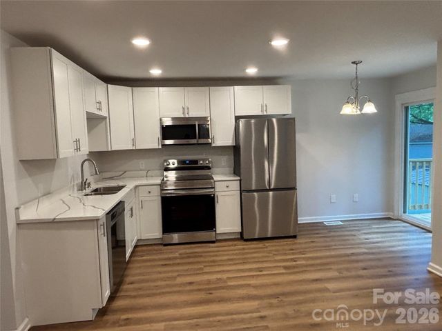 6211 Spanish Oak Road, Charlotte, NC 28227