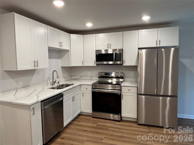 6211 Spanish Oak Road, Charlotte, NC 28227