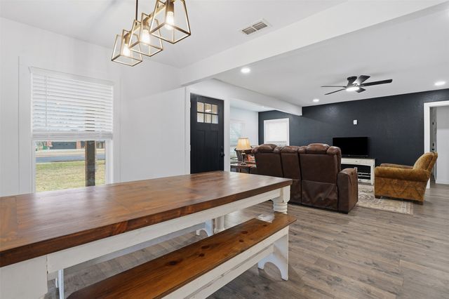 414 Fannin Street, Millsap, TX 76066