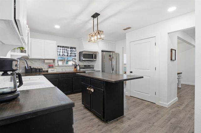 414 Fannin Street, Millsap, TX 76066