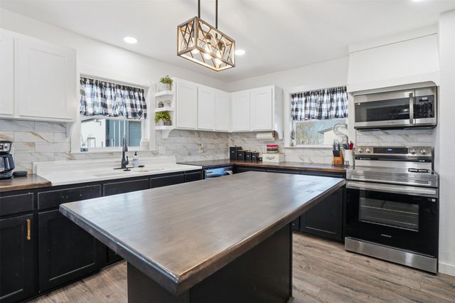 414 Fannin Street, Millsap, TX 76066