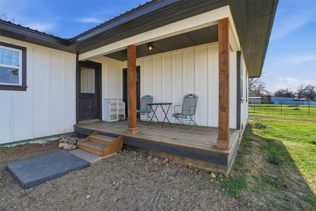 414 Fannin Street, Millsap, TX 76066