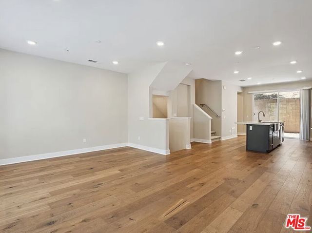 6746 W Gill Way, Los Angeles, CA 90068