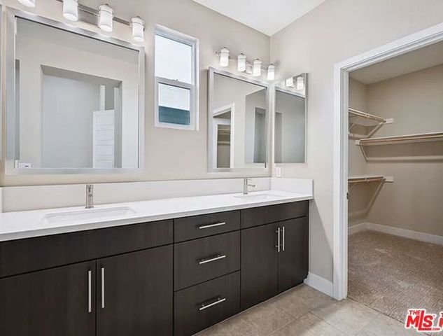6746 W Gill Way, Los Angeles, CA 90068