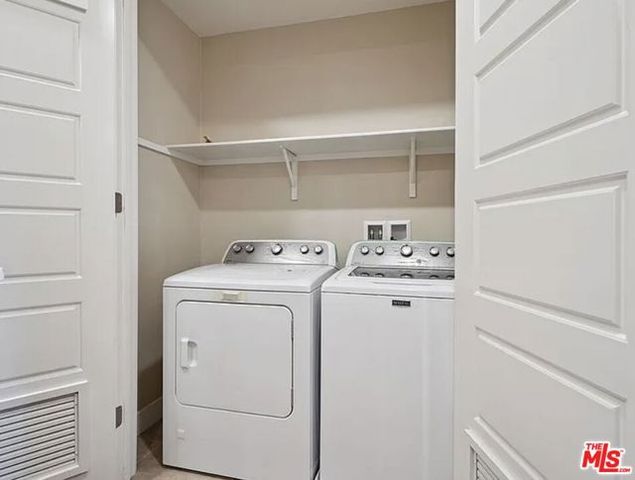 6746 W Gill Way, Los Angeles, CA 90068