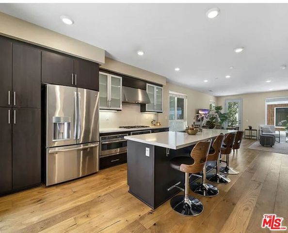 6746 W Gill Way, Los Angeles, CA 90068