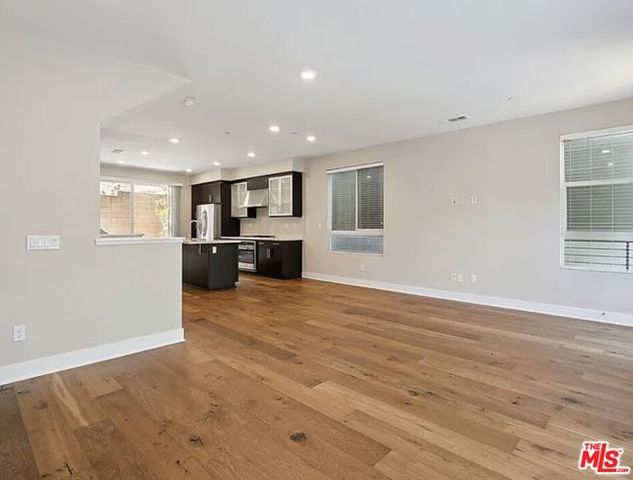 6746 W Gill Way, Los Angeles, CA 90068