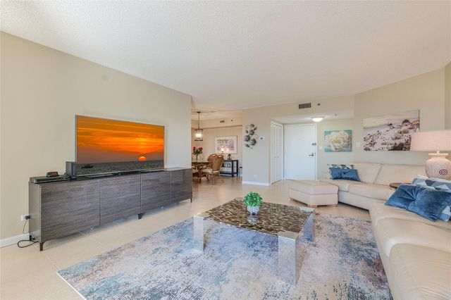 7200 Radice Ct 705, Lauderhill, FL 33319