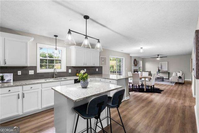 5077 Newpark Drive NW, Acworth, GA 30101