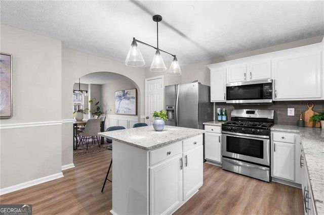 5077 Newpark Drive NW, Acworth, GA 30101