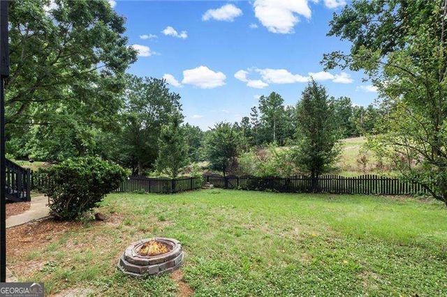 5077 Newpark Drive NW, Acworth, GA 30101