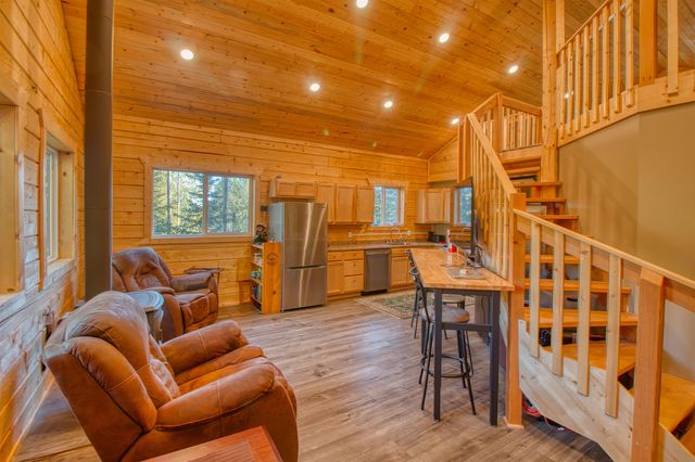 1614 SNOWBASIN ROAD, Fairbanks, AK 99709