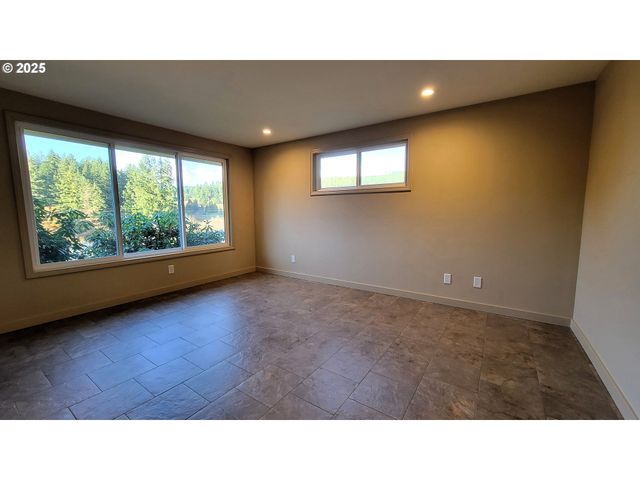 34336 STEWART HILLS Ln, Cottage Grove, OR 97424