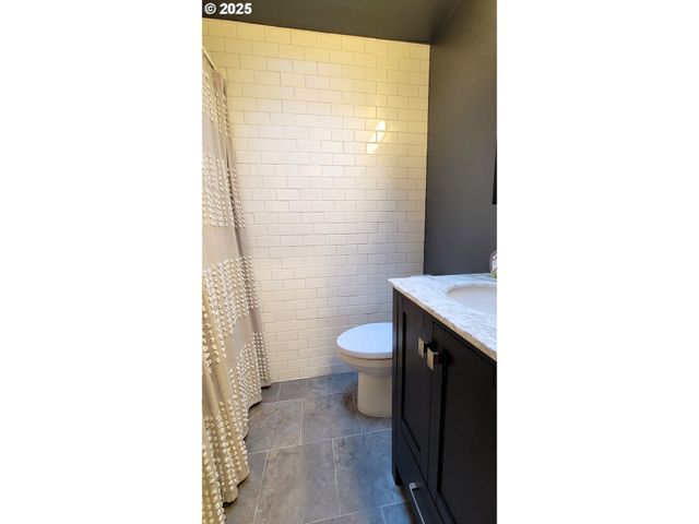 34336 STEWART HILLS Ln, Cottage Grove, OR 97424