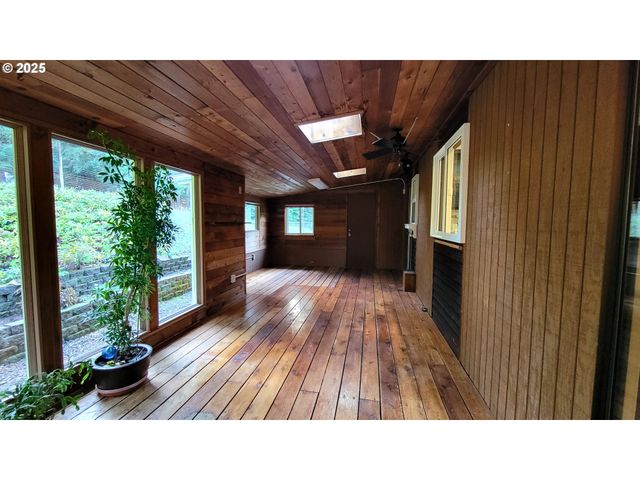 34336 STEWART HILLS Ln, Cottage Grove, OR 97424