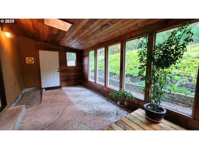 34336 STEWART HILLS Ln, Cottage Grove, OR 97424