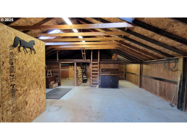 34336 STEWART HILLS Ln, Cottage Grove, OR 97424