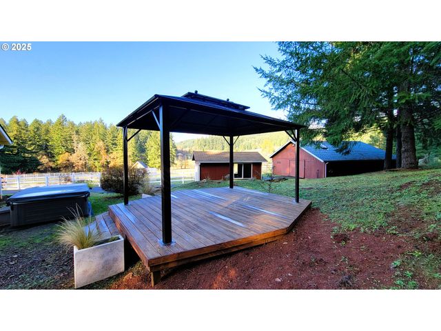 34336 STEWART HILLS Ln, Cottage Grove, OR 97424