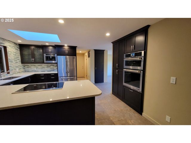 34336 STEWART HILLS Ln, Cottage Grove, OR 97424