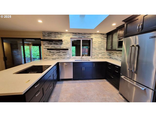 34336 STEWART HILLS Ln, Cottage Grove, OR 97424