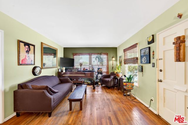 10796 Galvin Street, Culver City, CA 90230