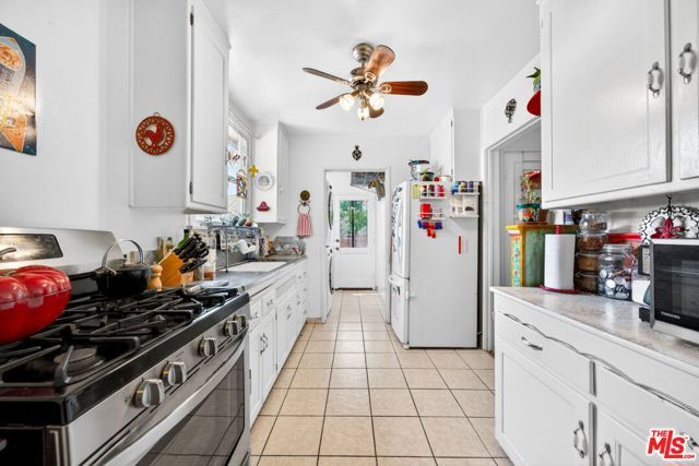 10796 Galvin Street, Culver City, CA 90230