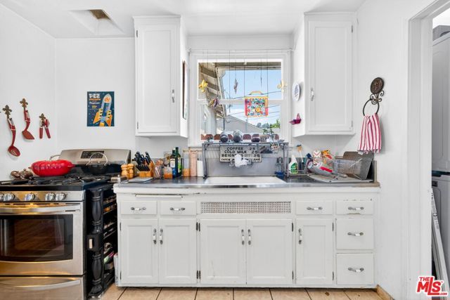 10796 Galvin Street, Culver City, CA 90230