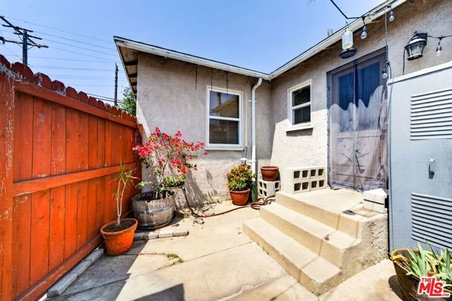 10796 Galvin Street, Culver City, CA 90230