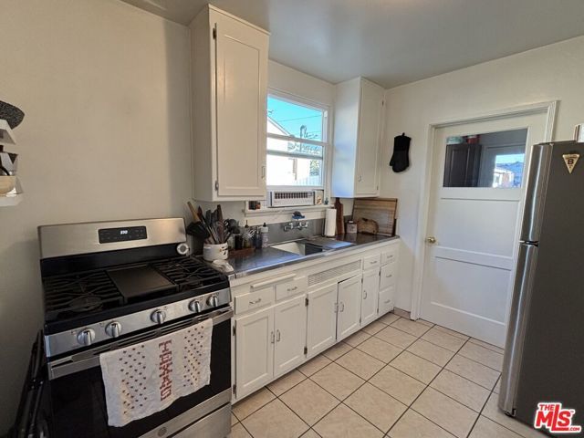 10796 Galvin Street, Culver City, CA 90230