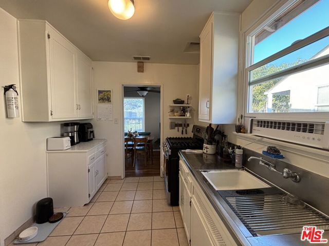 10796 Galvin Street, Culver City, CA 90230