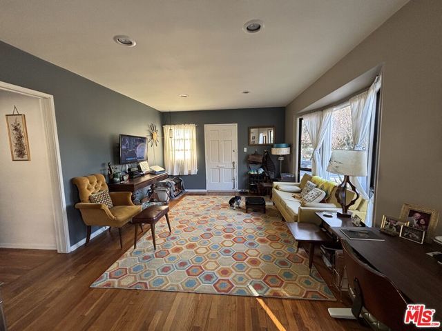 10796 Galvin Street, Culver City, CA 90230