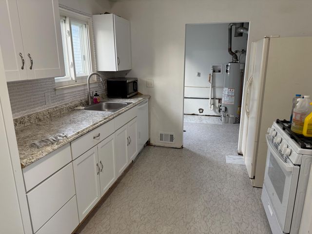 6370 Hampden Street, Taylor, MI 48180