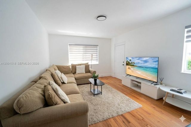 817 W 39th St 2, Miami Beach, FL 33140