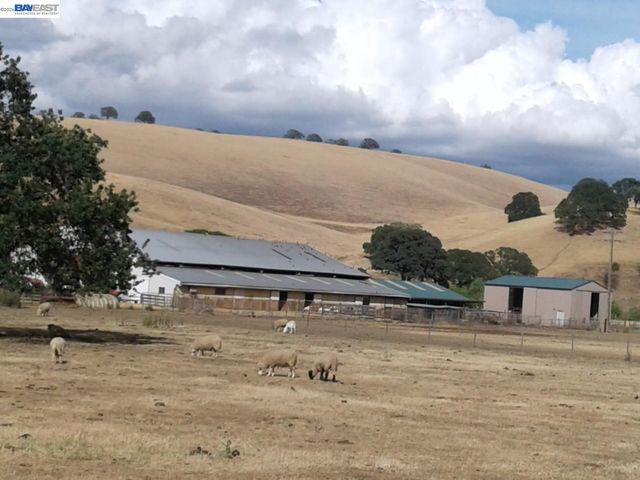 17101 Marsh Creek Rd, Clayton, CA 94517