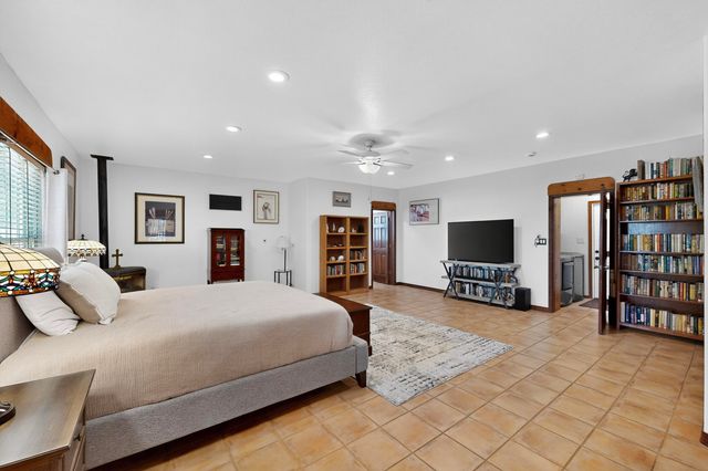 1425 Crestview Drive SW, Los Lunas, NM 87031