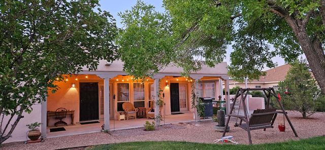 1425 Crestview Drive SW, Los Lunas, NM 87031