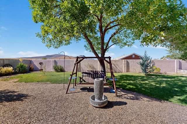 1425 Crestview Drive SW, Los Lunas, NM 87031
