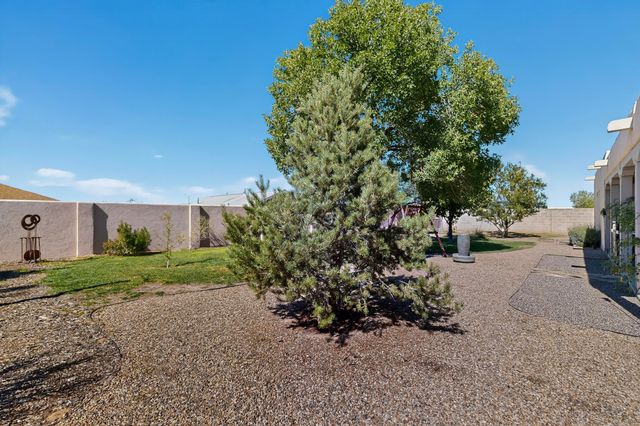 1425 Crestview Drive SW, Los Lunas, NM 87031