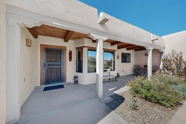 1425 Crestview Drive SW, Los Lunas, NM 87031