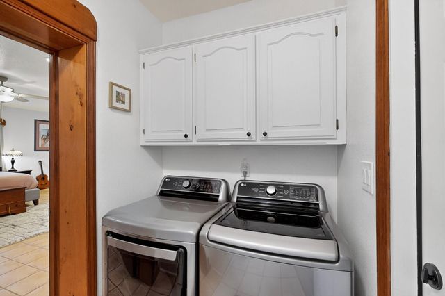 1425 Crestview Drive SW, Los Lunas, NM 87031