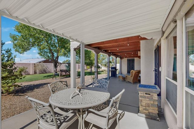 1425 Crestview Drive SW, Los Lunas, NM 87031