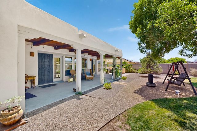 1425 Crestview Drive SW, Los Lunas, NM 87031