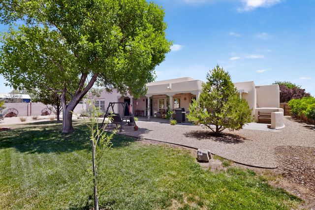 1425 Crestview Drive SW, Los Lunas, NM 87031
