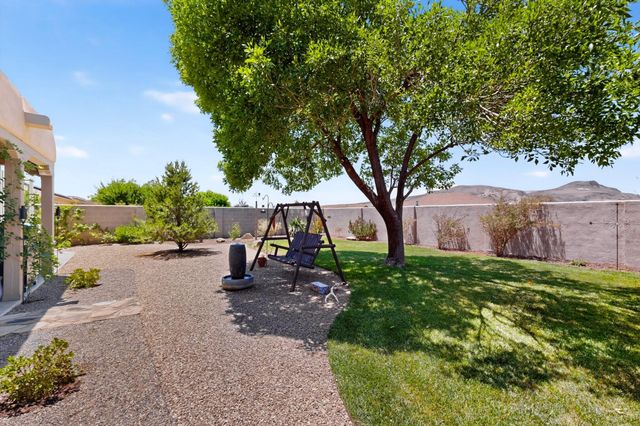 1425 Crestview Drive SW, Los Lunas, NM 87031