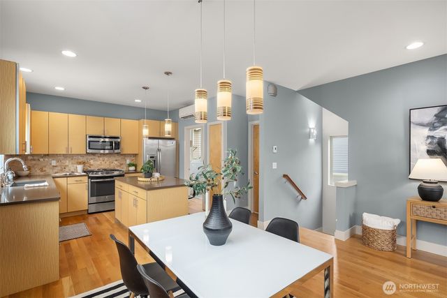 1550 NW 60th Street, Seattle, WA 98107