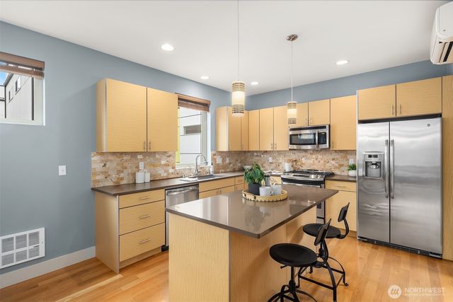 1550 NW 60th Street, Seattle, WA 98107