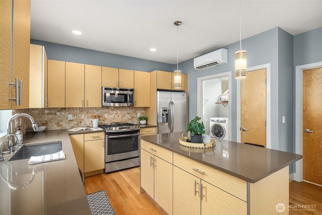 1550 NW 60th Street, Seattle, WA 98107