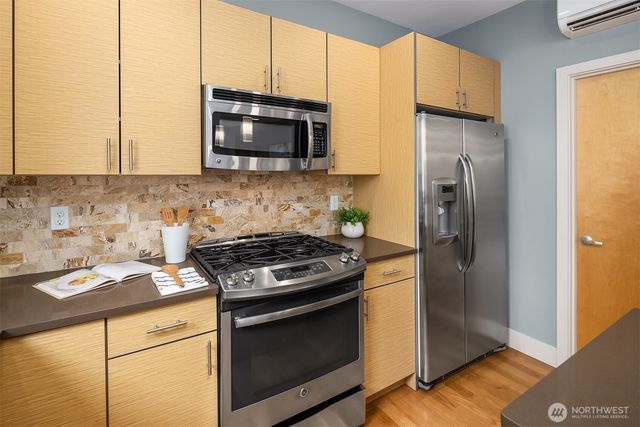 1550 NW 60th Street, Seattle, WA 98107